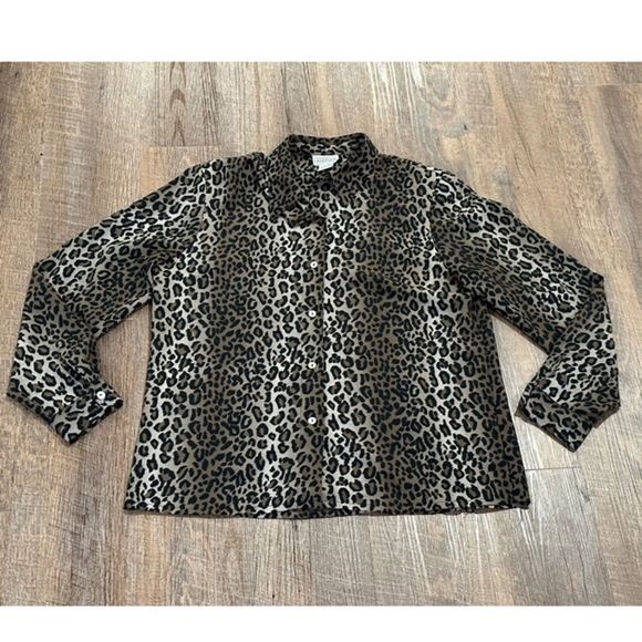 Vnitage Lauren Lee Womens Sz 8 Short Sleeve animal print Button Up career Blouse - Picture 1 of 8